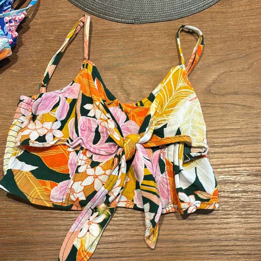 Aerie Flower Top! 💛💚🩷